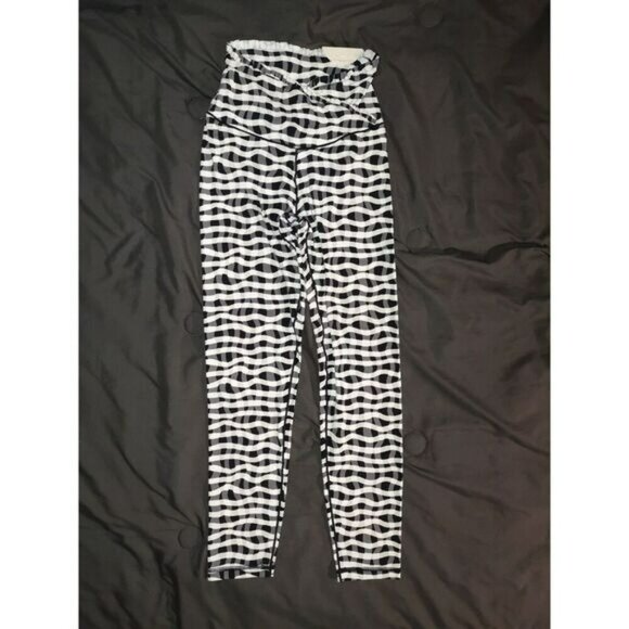 OFFLINE by Aerie Women’s Leggings M Black White Hi-Rise Checkered Stretch Y2K - Picture 7 of 7